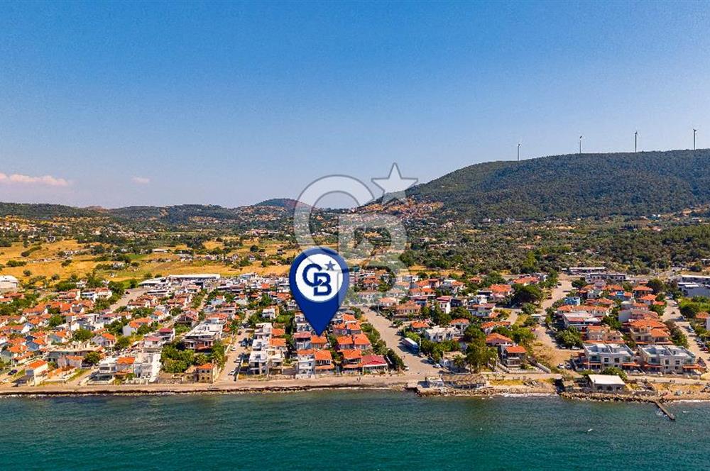 Yenifoça Gencelli'de Deniz Manzaralı Satılık 4+1 Villa