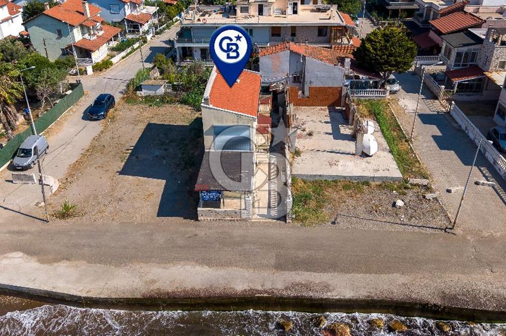 Yenifoça Gencelli'de Denize Sıfır Satılık 2+1 Villa