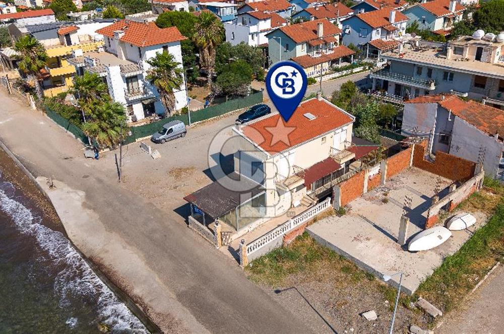 Yenifoça Gencelli'de Denize Sıfır Satılık 2+1 Villa