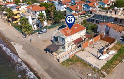Yenifoça Gencelli'de Denize Sıfır Satılık 2+1 Villa