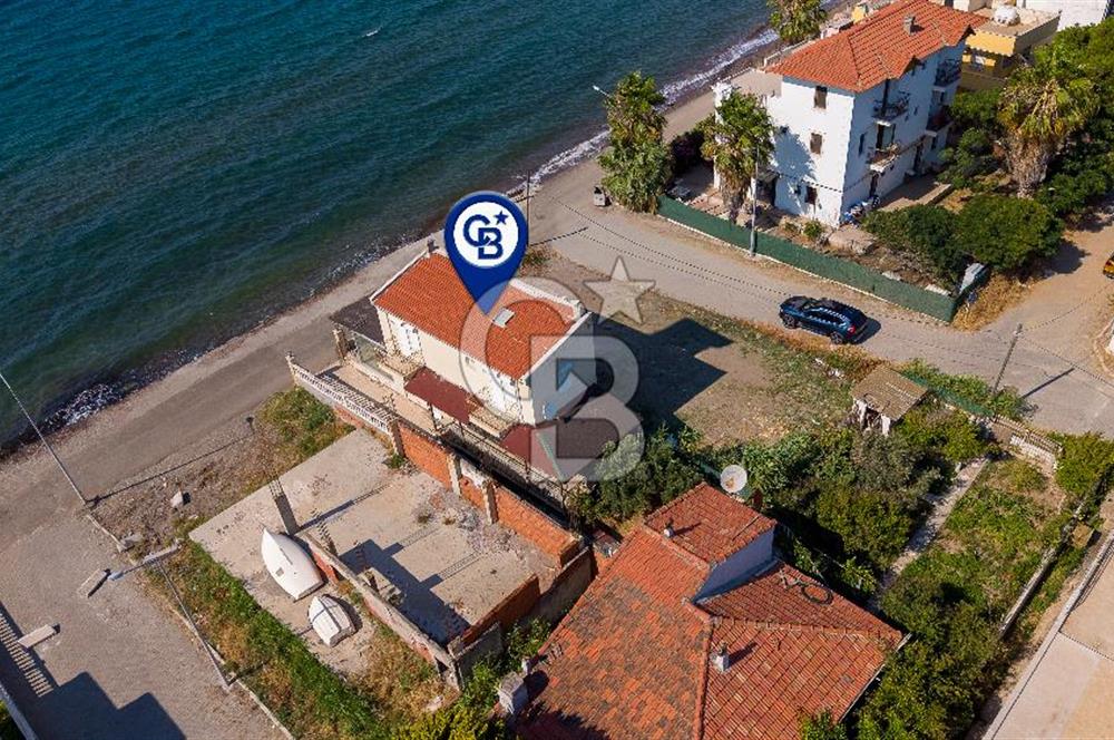 Yenifoça Gencelli'de Denize Sıfır Satılık 2+1 Villa