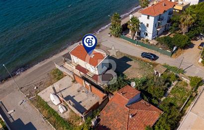 Yenifoça Gencelli'de Denize Sıfır Satılık 2+1 Villa