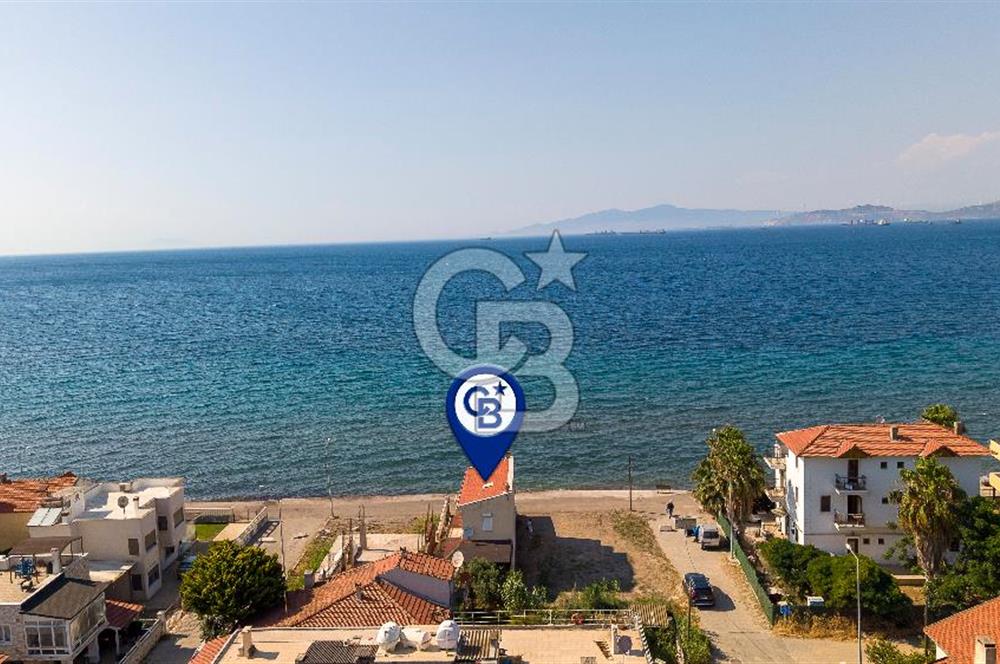 Yenifoça Gencelli'de Denize Sıfır Satılık 2+1 Villa