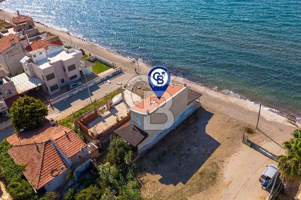 Yenifoça Gencelli'de Denize Sıfır Satılık 2+1 Villa