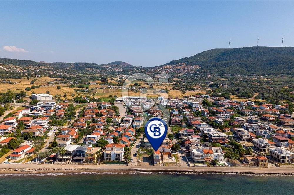 Yenifoça Gencelli'de Denize Sıfır Satılık 2+1 Villa