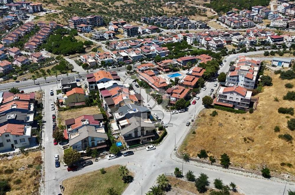 DİKİLİ SALİMBEY'DE 5+1 TERASLI MÜSTAKİL 420m2 SATILIK BAHÇELİ VİLLA
