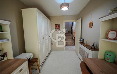 DİKİLİ SALİMBEY'DE 5+1 TERASLI MÜSTAKİL 420m2 SATILIK BAHÇELİ VİLLA
