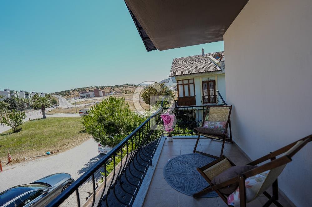 DİKİLİ SALİMBEY'DE 5+1 TERASLI MÜSTAKİL 420m2 SATILIK BAHÇELİ VİLLA