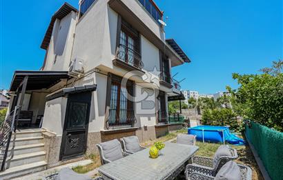 DİKİLİ SALİMBEY'DE 5+1 TERASLI MÜSTAKİL 420m2 SATILIK BAHÇELİ VİLLA