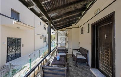 DİKİLİ SALİMBEY'DE 5+1 TERASLI MÜSTAKİL 420m2 SATILIK BAHÇELİ VİLLA