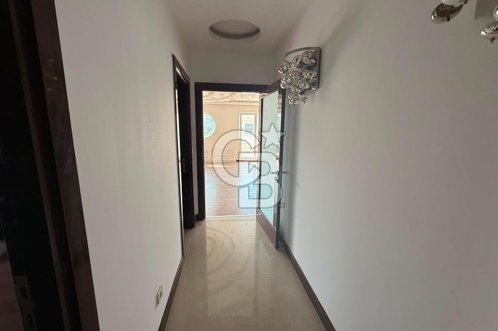 Florya Şenlikköy Prestijli Bina'da, Ara Kat 5+2 Kiralık Daire