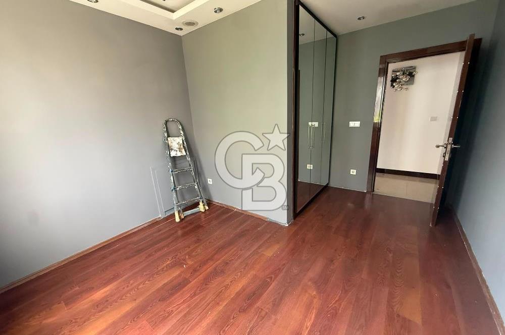 Florya Şenlikköy Prestijli Bina'da, Ara Kat 5+2 Kiralık Daire