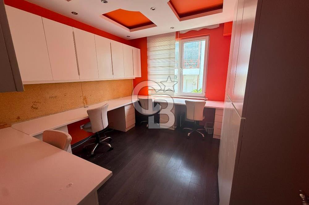 Florya Şenlikköy Prestijli Bina'da, Ara Kat 5+2 Kiralık Daire