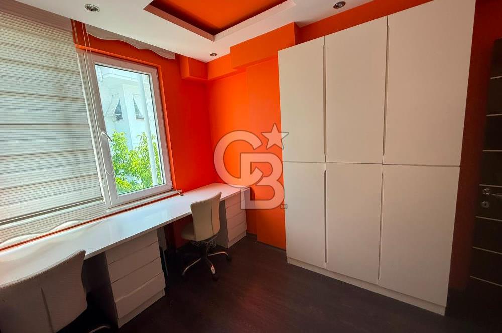 Florya Şenlikköy Prestijli Bina'da, Ara Kat 5+2 Kiralık Daire