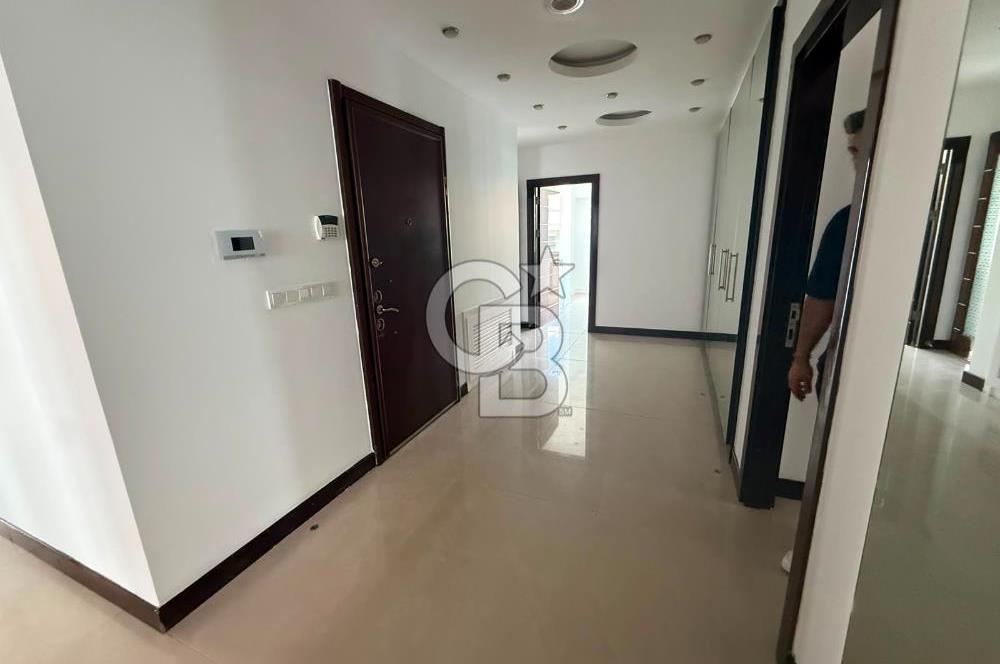 Florya Şenlikköy Prestijli Bina'da, Ara Kat 5+2 Kiralık Daire