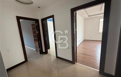 Florya Şenlikköy Prestijli Bina'da, Ara Kat 5+2 Kiralık Daire
