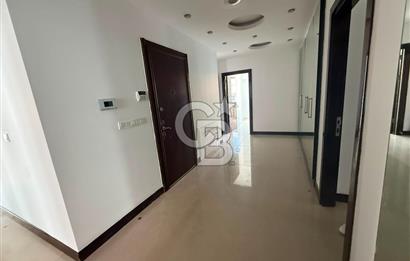 Florya Şenlikköy Prestijli Bina'da, Ara Kat 5+2 Kiralık Daire