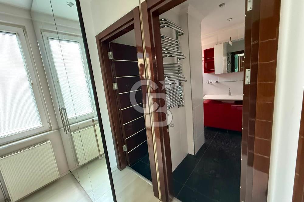 Florya Şenlikköy Prestijli Bina'da, Ara Kat 5+2 Kiralık Daire