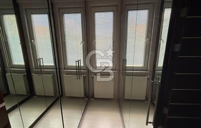 Florya Şenlikköy Prestijli Bina'da, Ara Kat 5+2 Kiralık Daire