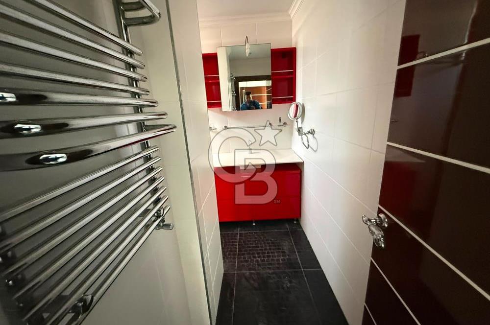 Florya Şenlikköy Prestijli Bina'da, Ara Kat 5+2 Kiralık Daire