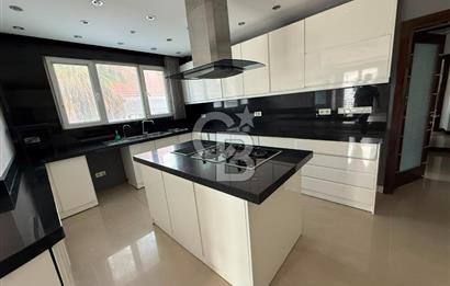 Florya Şenlikköy Prestijli Bina'da, Ara Kat 5+2 Kiralık Daire