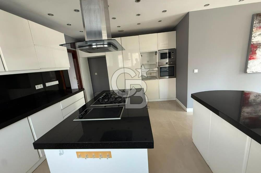 Florya Şenlikköy Prestijli Bina'da, Ara Kat 5+2 Kiralık Daire