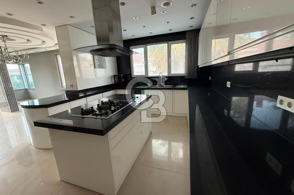 Florya Şenlikköy Prestijli Bina'da, Ara Kat 5+2 Kiralık Daire