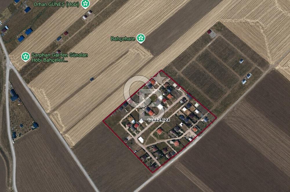 Gölbaşı Günalan Bahçehare'de 466 m² Köşe Parsel Bahçe