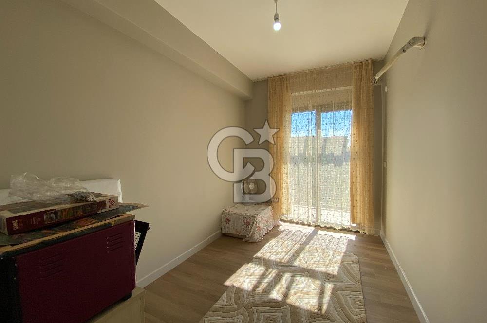 Ayvalık Altınova'da Havuzlu Site İçerisinde 2+1 Satılık Daire