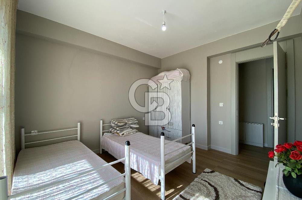 Ayvalık Altınova'da Havuzlu Site İçerisinde 2+1 Satılık Daire