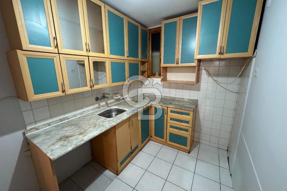 Karşıyaka Bahçelievler de Satılık Giriş Kat 2+1 Daire