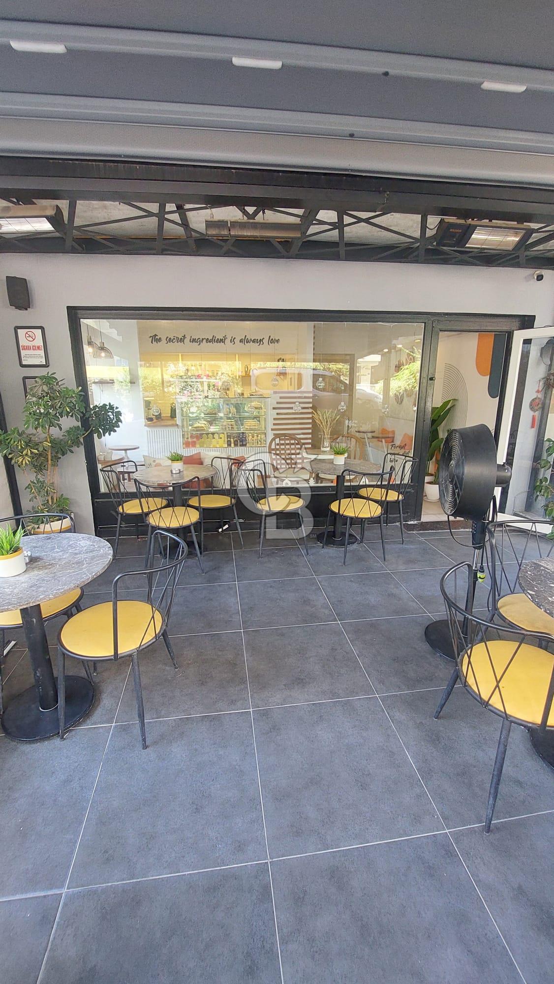 Bostanlı'da Devren Kiralık Butik Kafe 