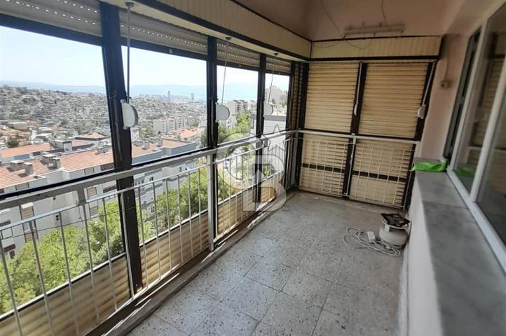 Egekent Çağdaş Sitesinde Asansörlü, Otoparklı, Klimalı