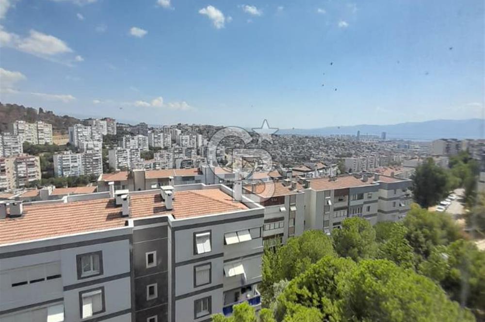 Egekent Çağdaş Sitesinde Asansörlü, Otoparklı, Klimalı