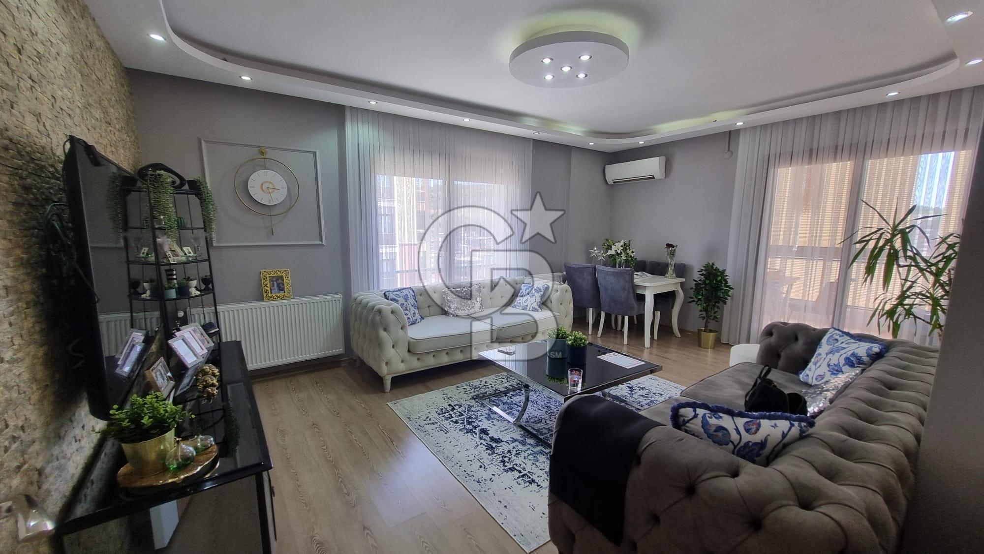 Buca da Güvenli Sitede Pırıl Pırıl Ebeveyn Banyolu Yeni Boyanmış Konforlu Ferah 3+1 Fırsat Daire