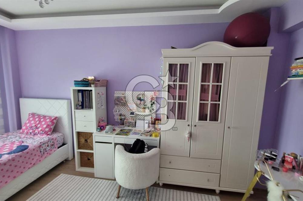 Buca da Güvenli Sitede Pırıl Pırıl Ebeveyn Banyolu Yeni Boyanmış Konforlu Ferah 3+1 Fırsat Daire
