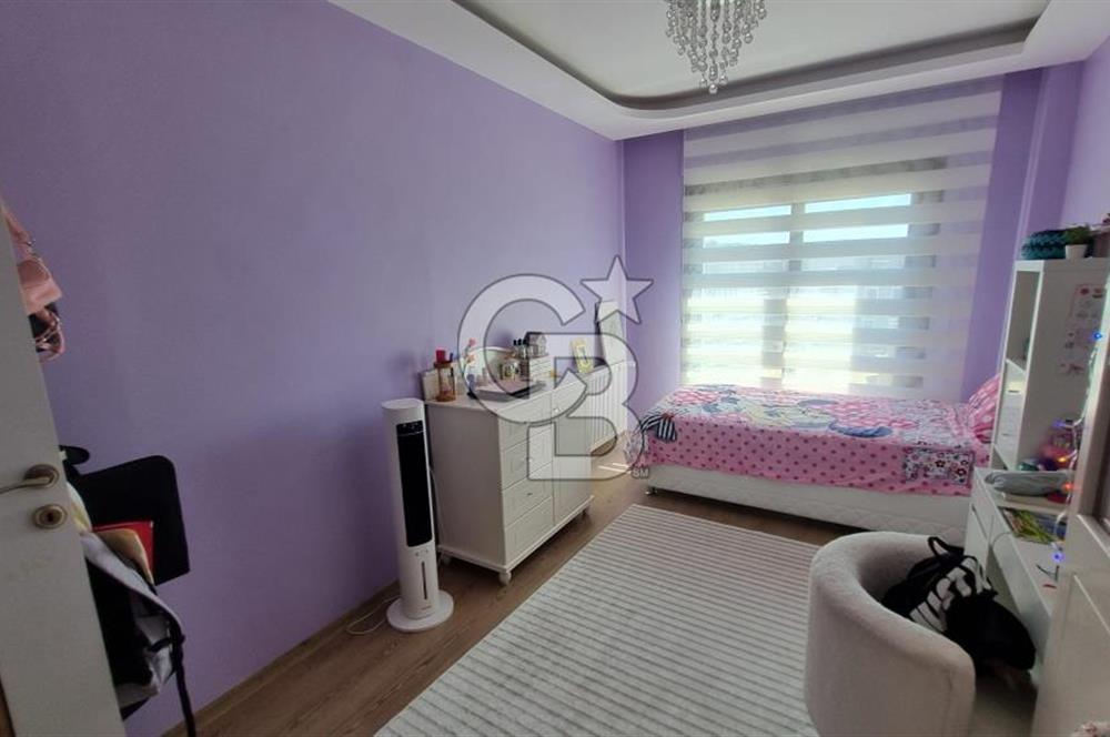 Buca da Güvenli Sitede Pırıl Pırıl Ebeveyn Banyolu Yeni Boyanmış Konforlu Ferah 3+1 Fırsat Daire