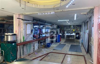 Buca Yenigün Mahallesi Satılık 305 M2 Cadde Üzeri Köşe Dükkan