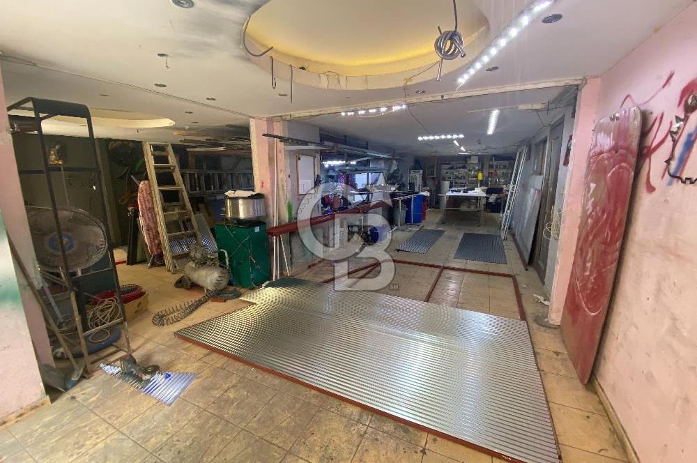 Buca Yenigün Mahallesi Satılık 305 M2 Cadde Üzeri Köşe Dükkan