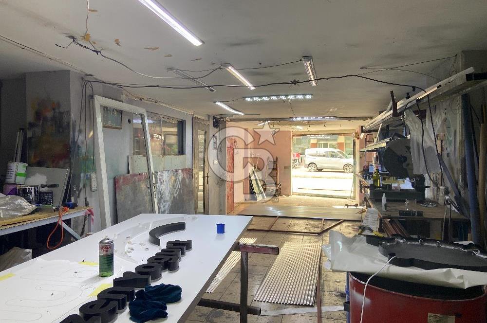 Buca Yenigün Mahallesi Satılık 305 M2 Cadde Üzeri Köşe Dükkan