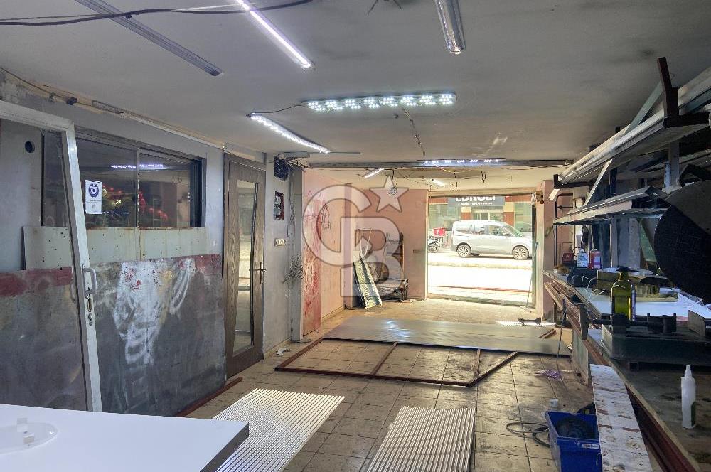 Buca Yenigün Mahallesi Satılık 305 M2 Cadde Üzeri Köşe Dükkan