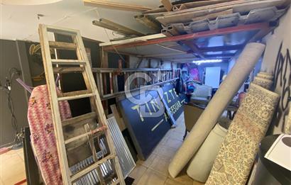 Buca Yenigün Mahallesi Satılık 305 M2 Cadde Üzeri Köşe Dükkan