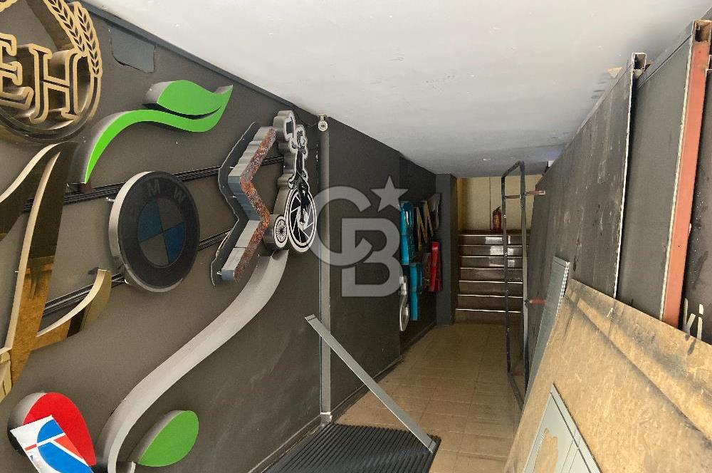 Buca Yenigün Mahallesi Satılık 305 M2 Cadde Üzeri Köşe Dükkan