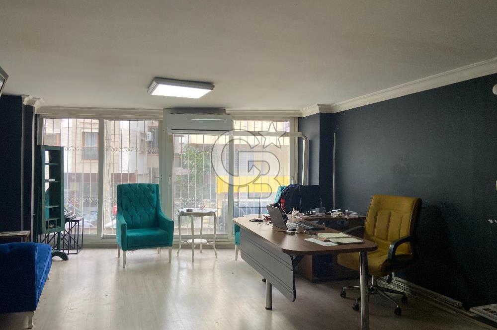 Buca Yenigün Mahallesi Satılık 305 M2 Cadde Üzeri Köşe Dükkan