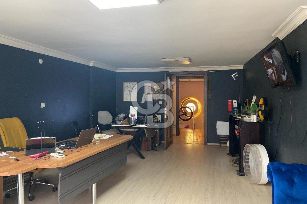 Buca Yenigün Mahallesi Satılık 305 M2 Cadde Üzeri Köşe Dükkan