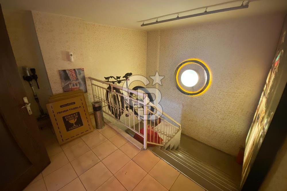 Buca Yenigün Mahallesi Satılık 305 M2 Cadde Üzeri Köşe Dükkan