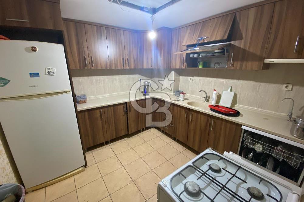 Buca Yenigün Mahallesi Satılık 305 M2 Cadde Üzeri Köşe Dükkan
