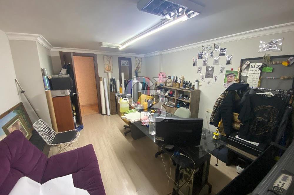 Buca Yenigün Mahallesi Satılık 305 M2 Cadde Üzeri Köşe Dükkan