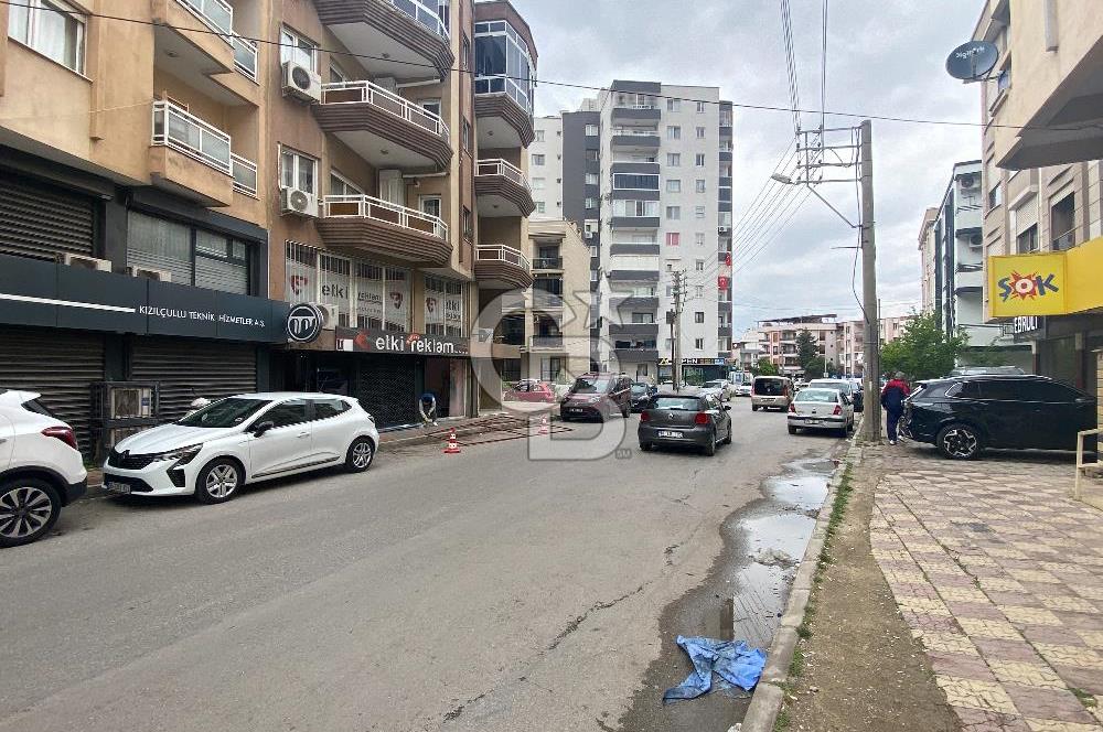 Buca Yenigün Mahallesi Satılık 305 M2 Cadde Üzeri Köşe Dükkan