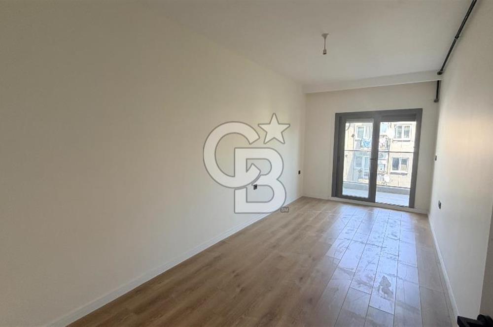 Karşıyaka Tersane’de, Merkezi Konumda Yeni Çatı Dubleksi!